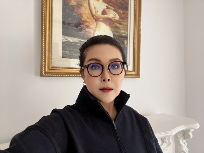 星月的第一张照片--昆明闪婚服务中心