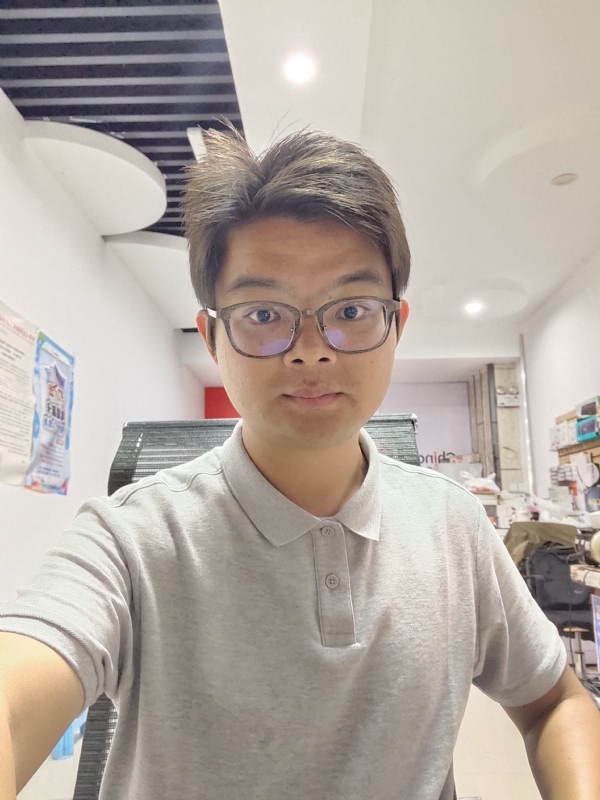 华兴通讯的第一张照片--昆明闪婚服务中心
